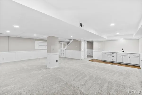 $1,150,000 | 123 Pinehurst Estates Drive, Creve Coeur, MO 63141