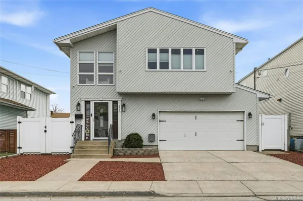 $999,000 | 251 Arthur Street, Freeport, NY 11520