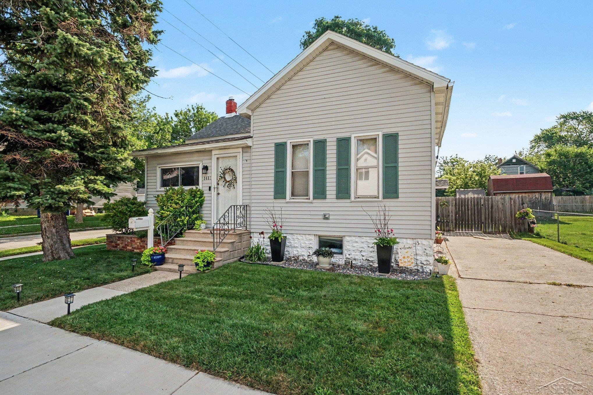 1401 Wilson Street Bay City, MI 48708 - Photo 2 of 22