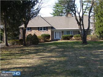 946 Summit Road Narberth, PA 19072 - Photo 1 of 6 Exterior Front