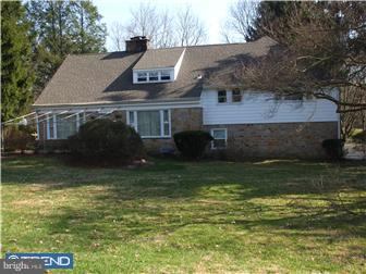 946 Summit Road Narberth, PA 19072 - Photo 2 of 6 Exterior Back