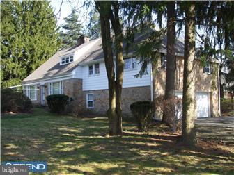 946 Summit Road Narberth, PA 19072 - Photo 3 of 6 Exterior Side