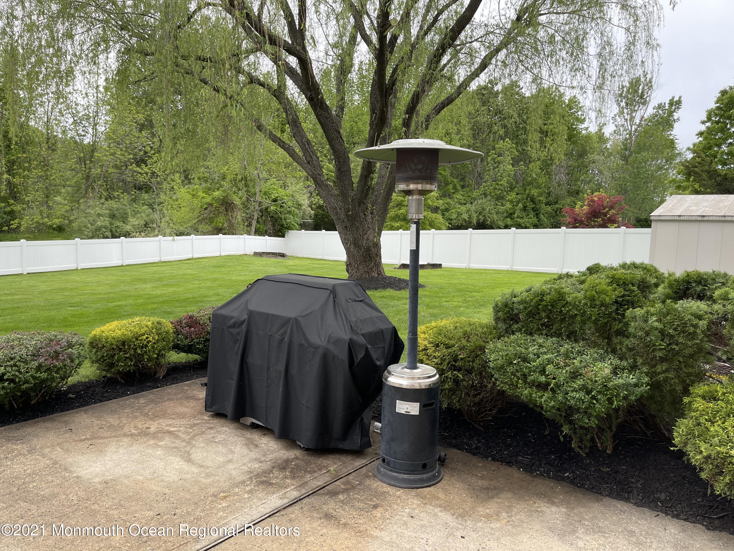 7 Sunnywoods Road Manalapan, NJ 07726 - Photo 4 of 22 IMG_5142