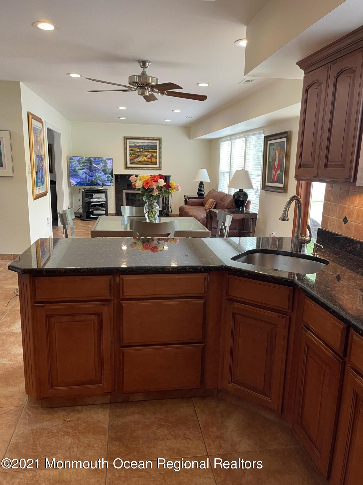 7 Sunnywoods Road Manalapan, NJ 07726 - Photo 6 of 22 IMG_5121