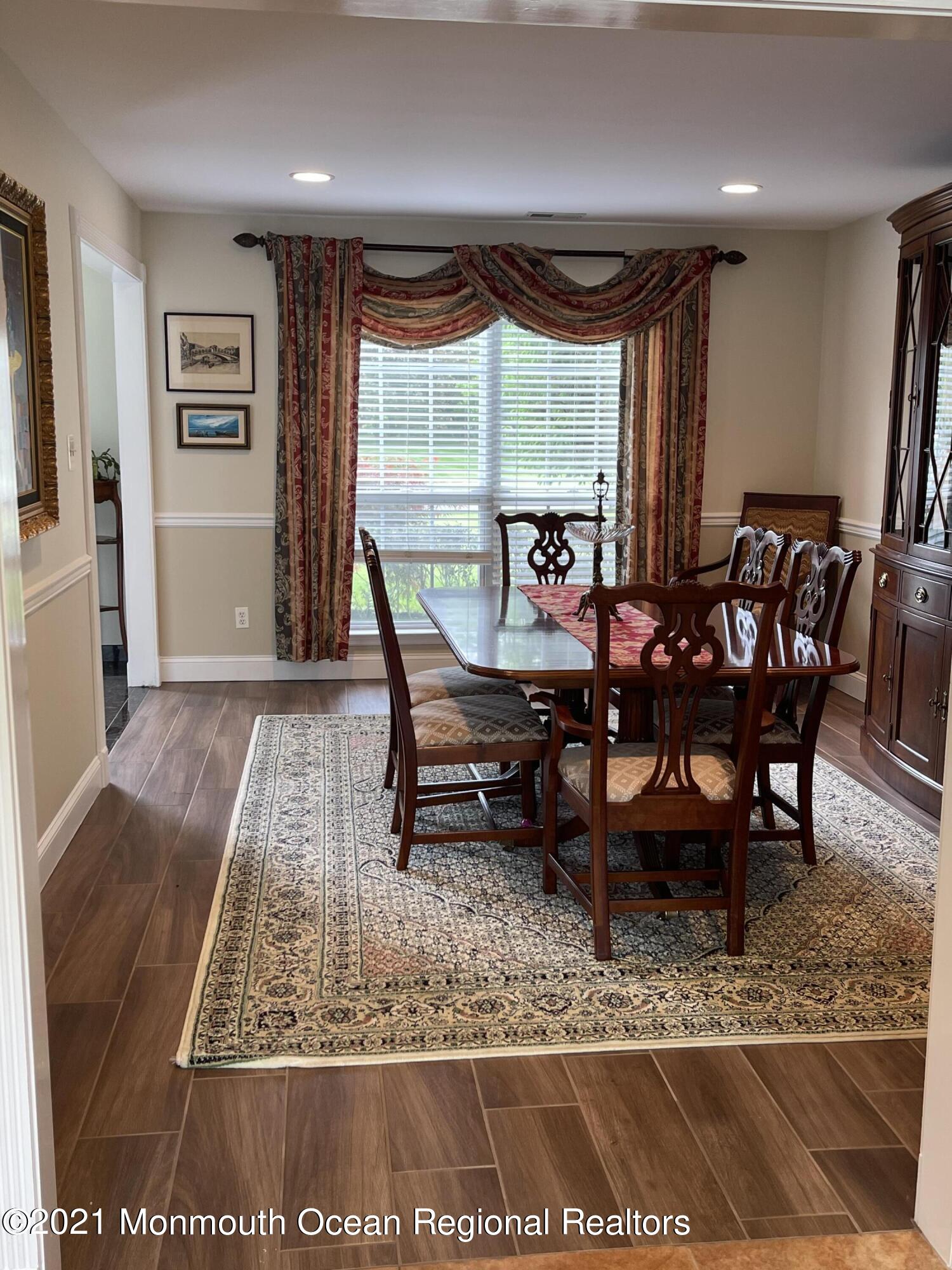 7 Sunnywoods Road Manalapan, NJ 07726 - Photo 9 of 22 IMG_5129