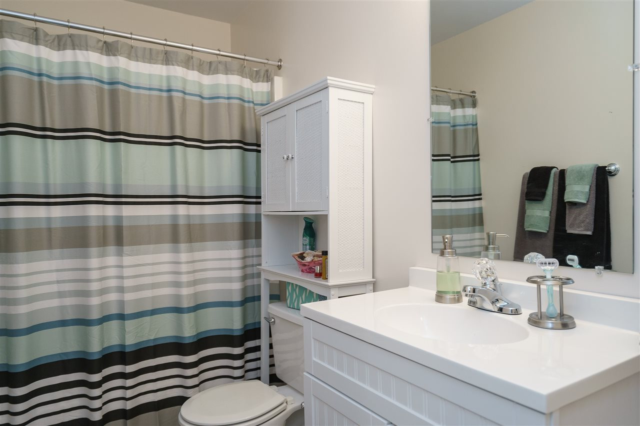 1046 Loop Road Clayton, NC 27527 - Photo 20 of 25 Full Bath
