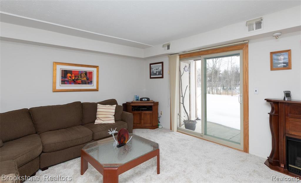 1677 Riverside Drive, Unit 13 Rochester Hills, MI 48309 - Photo 16 of 21