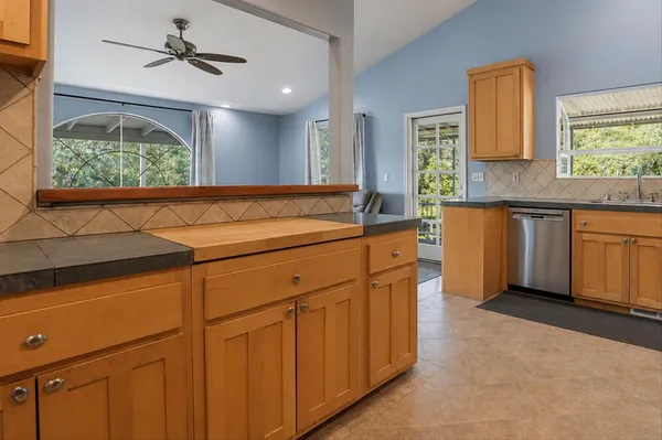 $600,000 | 13540 North Keystone Court, Penn Valley, CA 95946