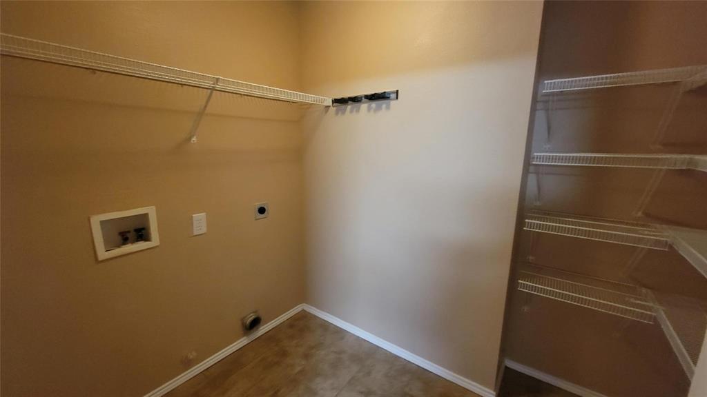 906 Post Oak Trail Anna, TX 75409 - Photo 8 of 21 Full Size Laundry Room!