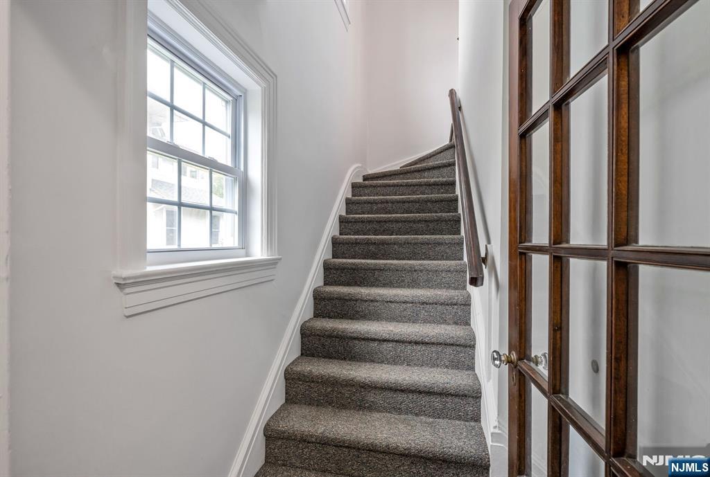 103 North Walnut Street Ridgewood, NJ 07450 - Photo 4 of 20