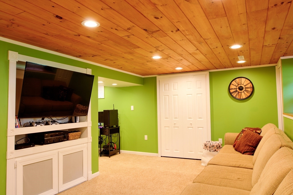 29 Sleigh Road Chelmsford, MA 01824 - Photo 25 of 42 Gallery Image 25