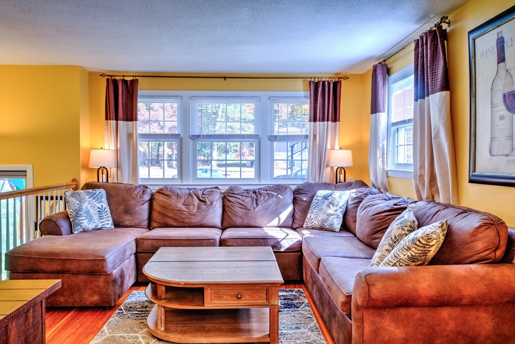 29 Sleigh Road Chelmsford, MA 01824 - Photo 3 of 42 Gallery Image 3