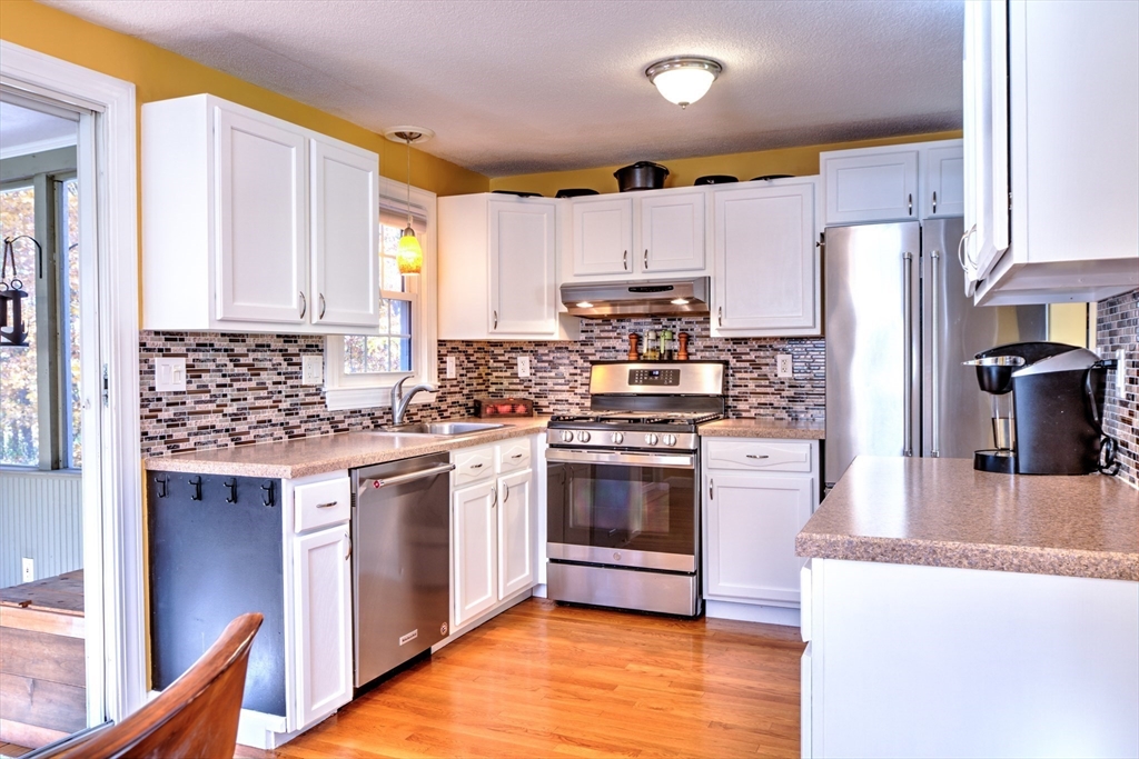 29 Sleigh Road Chelmsford, MA 01824 - Photo 8 of 42 Gallery Image 8