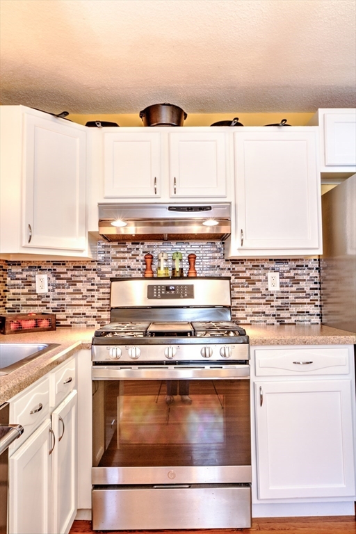 29 Sleigh Road Chelmsford, MA 01824 - Photo 9 of 42 Gallery Image 9