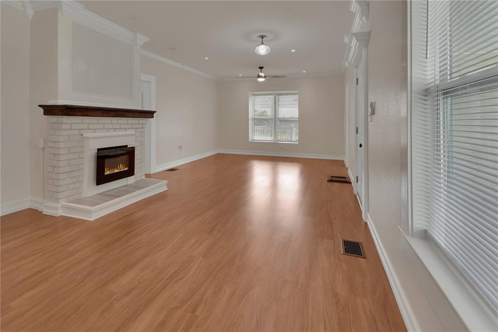 903 East New York Avenue DeLand, FL 32724 - Photo 7 of 54 Gallery Image 7