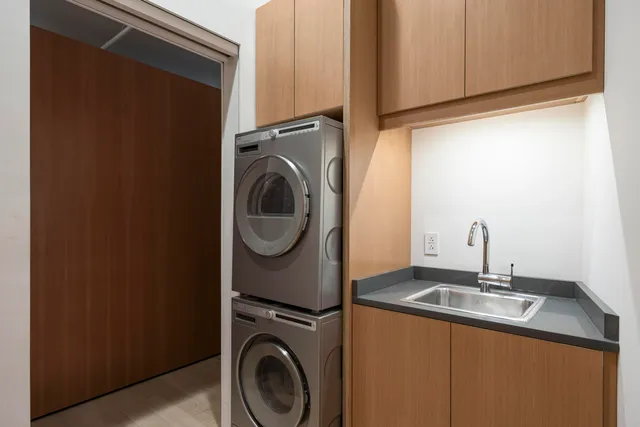 $594,000 | 55 East Main Street, Unit 204, Chattanooga, TN 37408