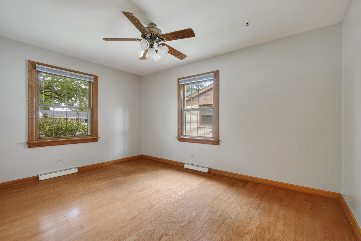 1441 Maple Lane Elgin, IL 60123 - Photo 18 of 29 Gallery Image 18