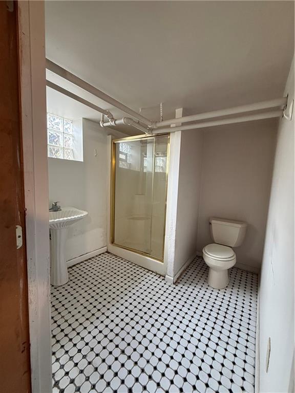 2332 Sherbrook Street Pittsburgh, PA 15217 - Photo 39 of 40 a bathroom with a sink and a toilet