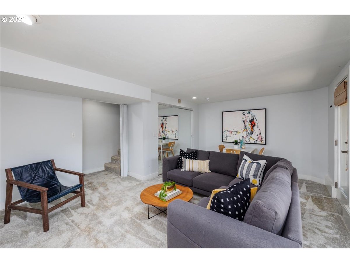 5114 Southwest View Point Terrace Portland, OR 97239 - Photo 19 of 30