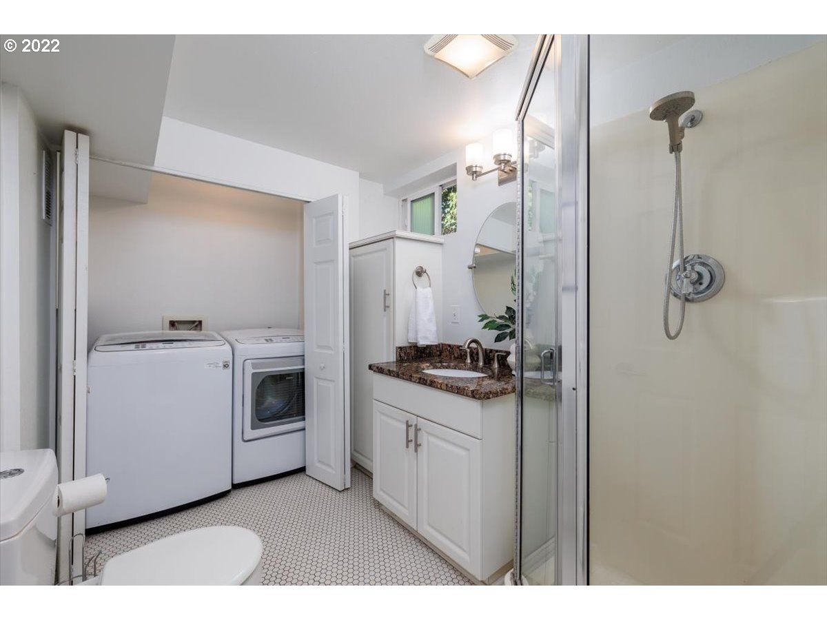 5114 Southwest View Point Terrace Portland, OR 97239 - Photo 22 of 30