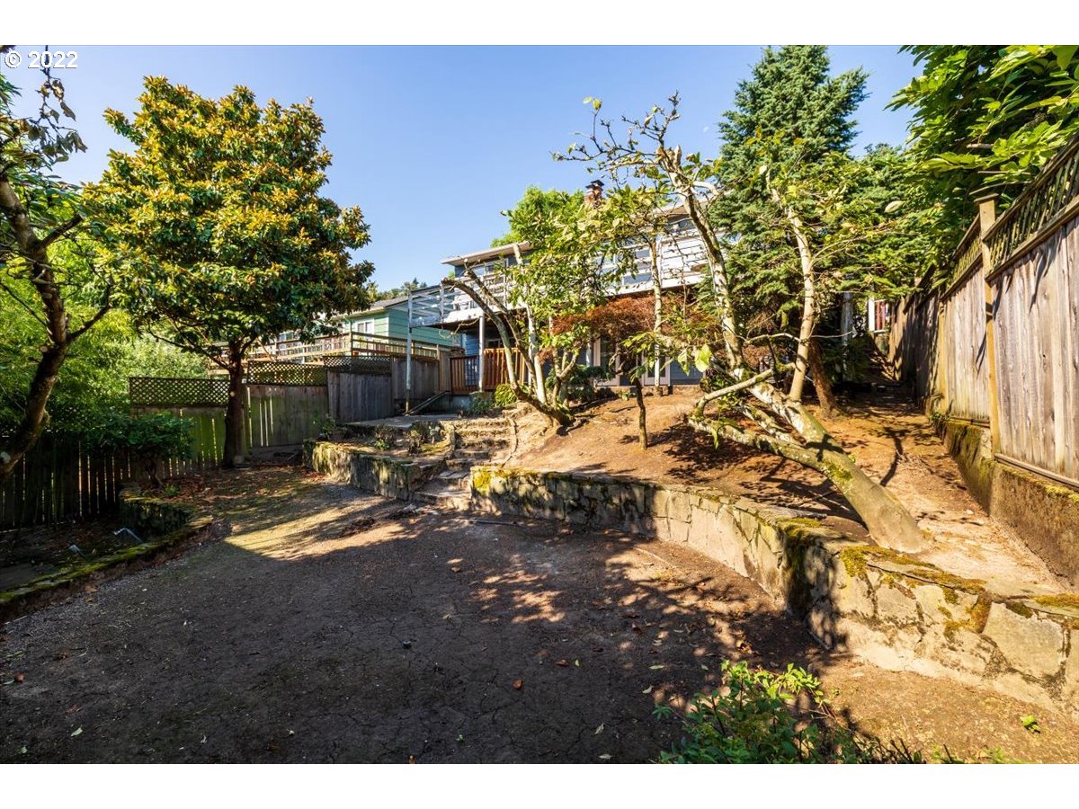 5114 Southwest View Point Terrace Portland, OR 97239 - Photo 27 of 30