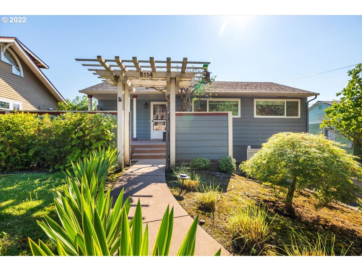 5114 Southwest View Point Terrace Portland, OR 97239 - Photo 3 of 30