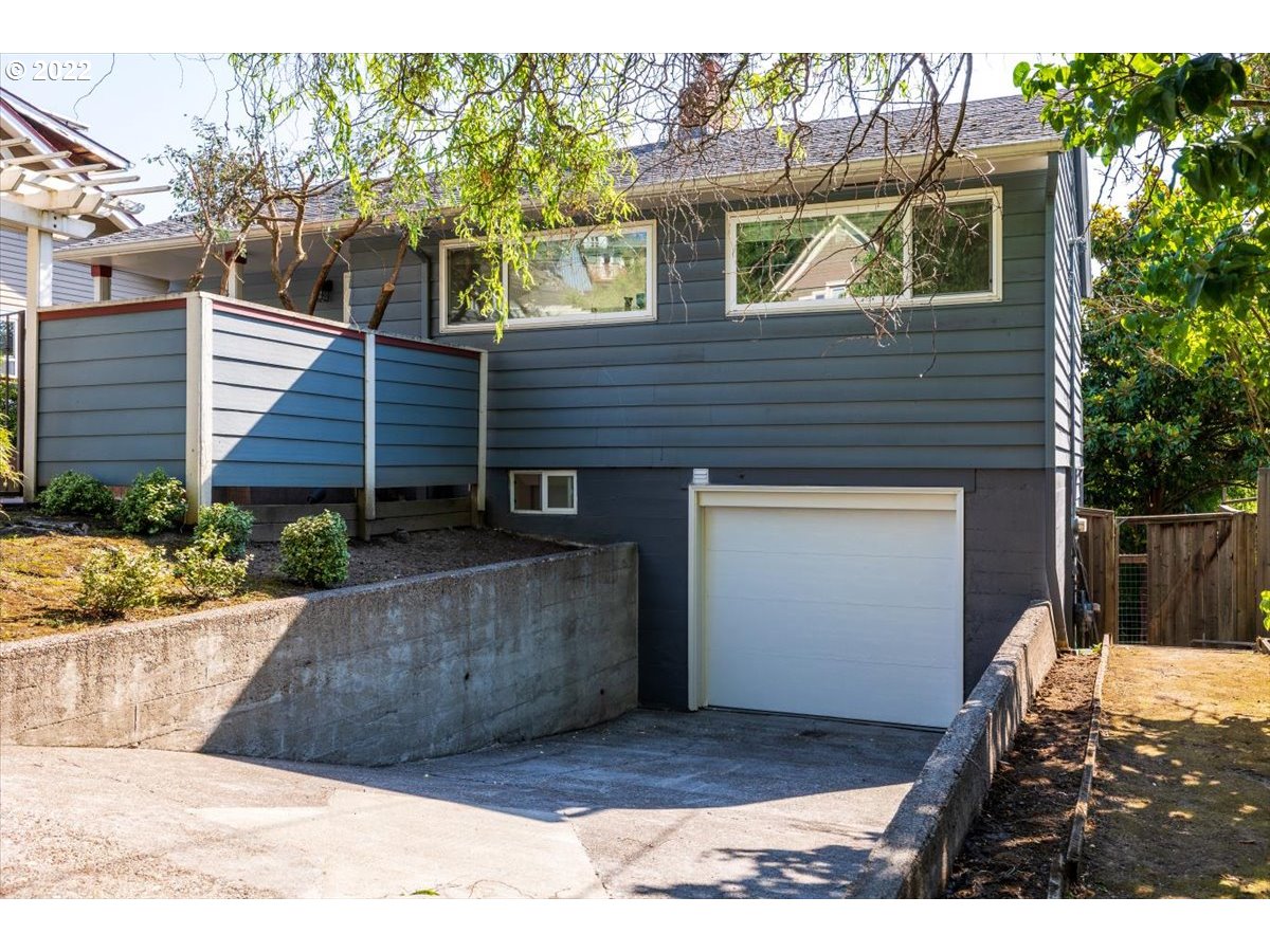 5114 Southwest View Point Terrace Portland, OR 97239 - Photo 4 of 30