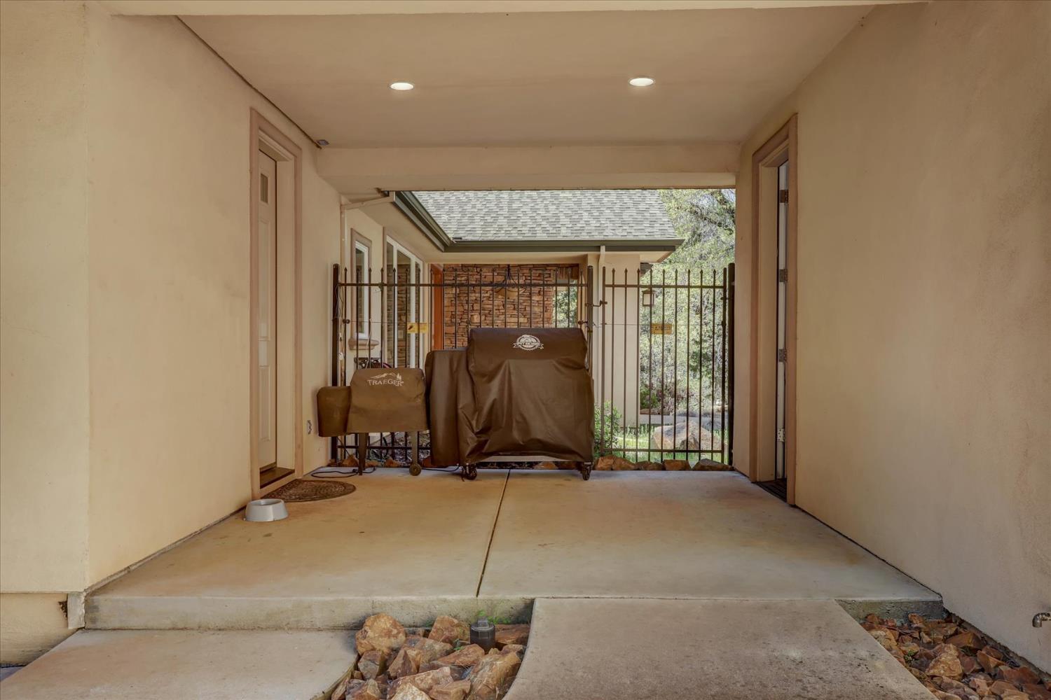 10973 Scotts Flat Dam Road Nevada City, CA 95959 - Photo 59 of 91 a view of a room with gym equipment