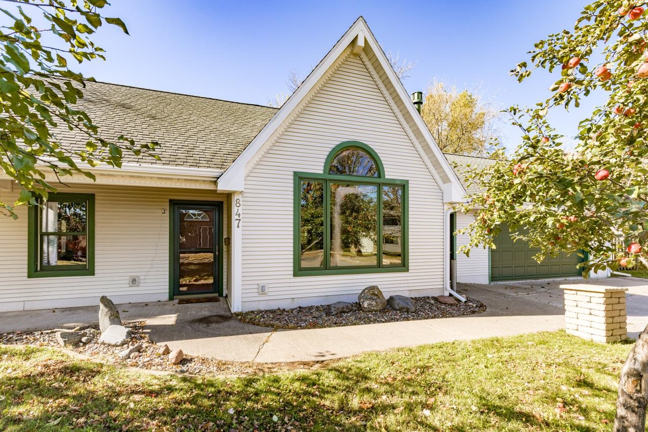 847 Spring Lake Road Cloquet, MN 55720 - Photo 2 of 30