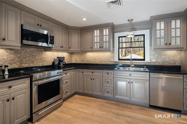 192 New Canaan Road Wilton, CT 06897 - Photo 4 of 9