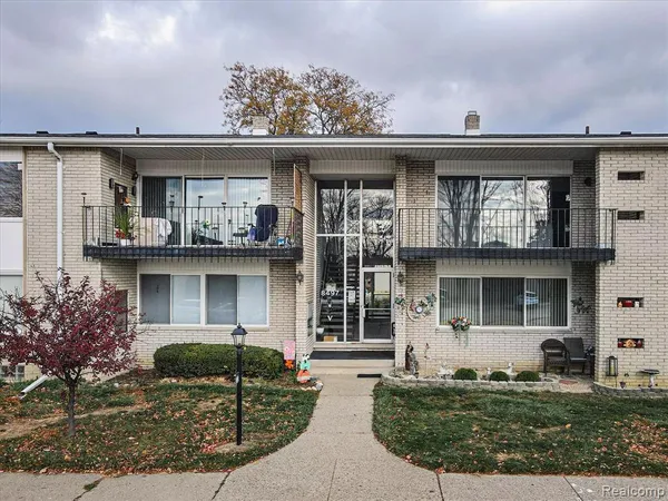 $149,900 | 8497 Kennedy Circle North, Unit 7, Warren, MI 48093