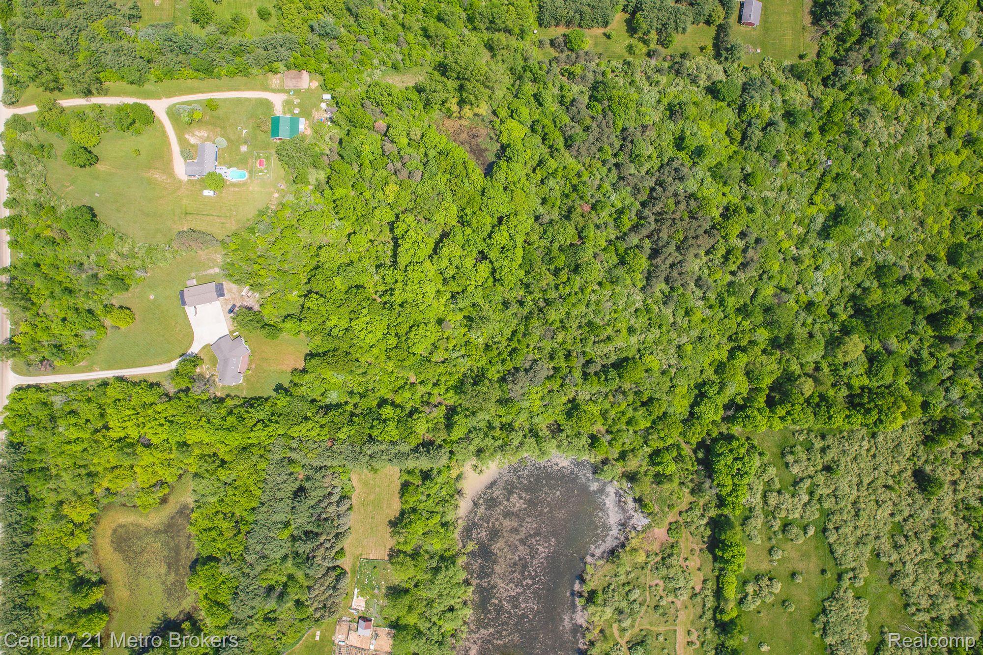 5851 Lippincott Road Lapeer, MI 48446 - Photo 6 of 44 Gallery Image 6