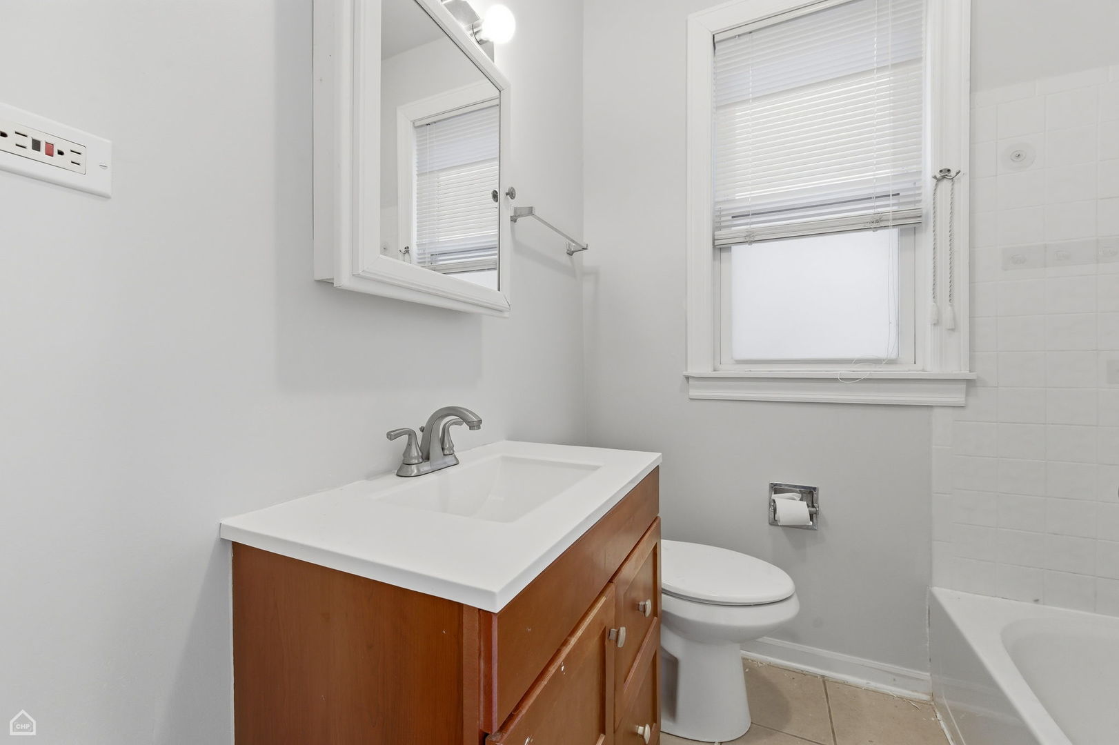 6033 South Rhodes Avenue Chicago, IL 60637 - Photo 8 of 15 Gallery Image 8
