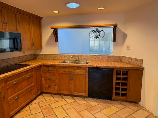 $2,700 | 76299 Poppy Lane, Palm Desert, CA 92211
