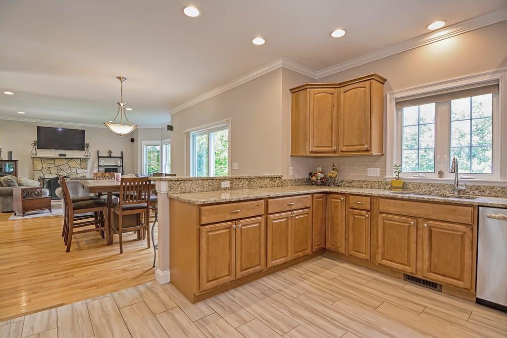 67 Swift Road Framingham, MA 01702 - Photo 3 of 33 Gallery Image 3