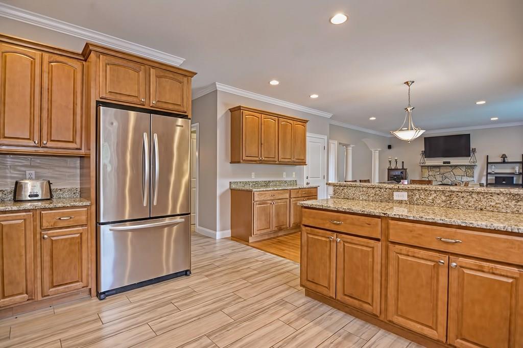 67 Swift Road Framingham, MA 01702 - Photo 6 of 33 Gallery Image 6