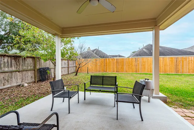 $300,000 | 3031 Sweet Gum Bay Court, Dickinson, TX 77539