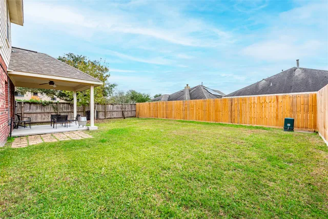 $300,000 | 3031 Sweet Gum Bay Court, Dickinson, TX 77539