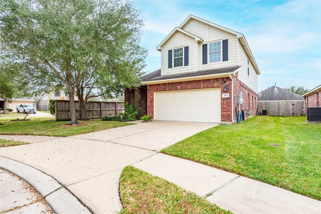 $300,000 | 3031 Sweet Gum Bay Court, Dickinson, TX 77539