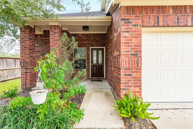 $300,000 | 3031 Sweet Gum Bay Court, Dickinson, TX 77539