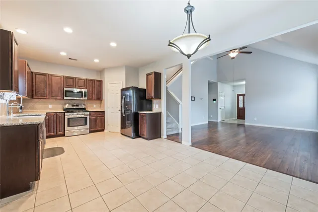 $300,000 | 3031 Sweet Gum Bay Court, Dickinson, TX 77539