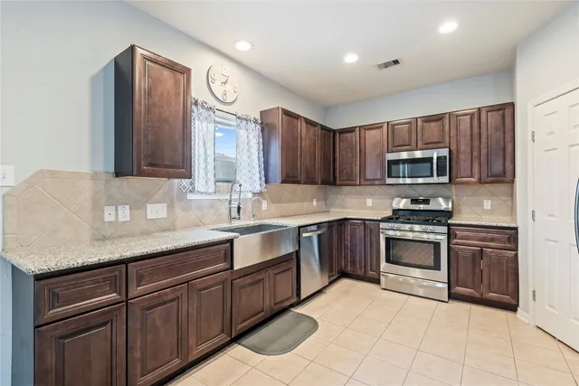 $300,000 | 3031 Sweet Gum Bay Court, Dickinson, TX 77539