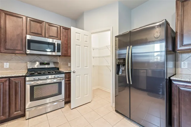 $300,000 | 3031 Sweet Gum Bay Court, Dickinson, TX 77539