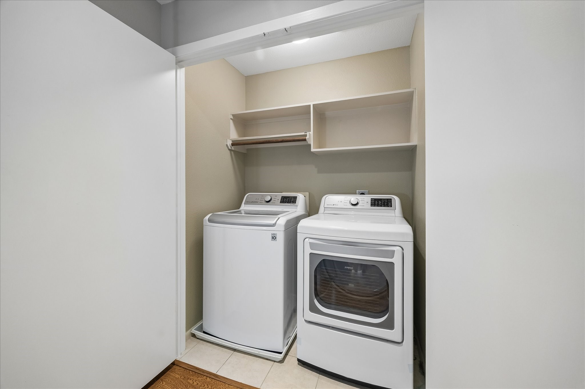 3022 Caroline Street Houston, TX 77004 - Photo 13 of 23 a utility room with dryer and washer