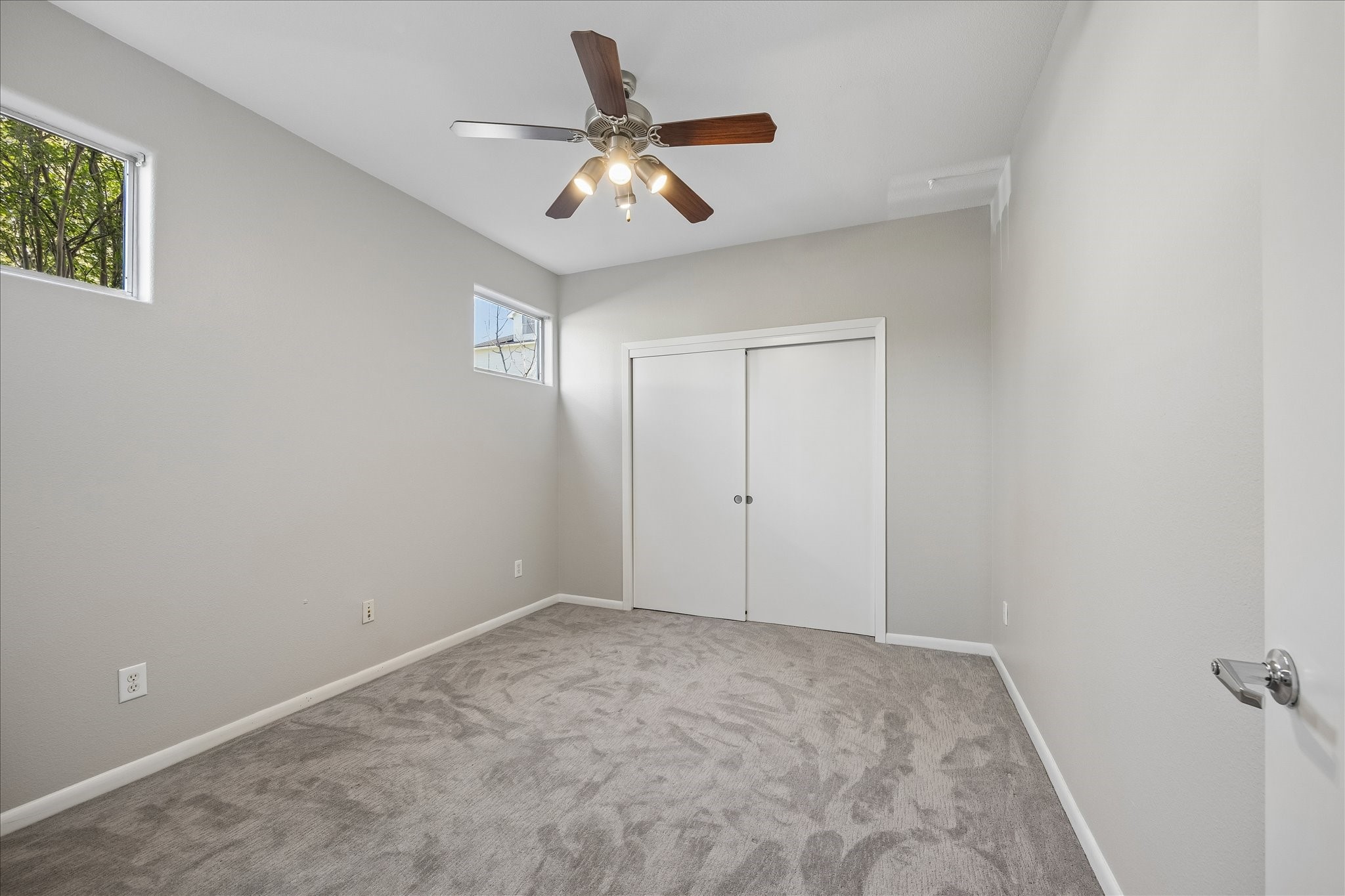 3022 Caroline Street Houston, TX 77004 - Photo 4 of 23 a view of a livingroom with a ceiling fan