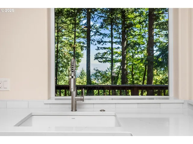 $775,000 | 3140 Northeast Rocky Butte Lane, Portland, OR 97220