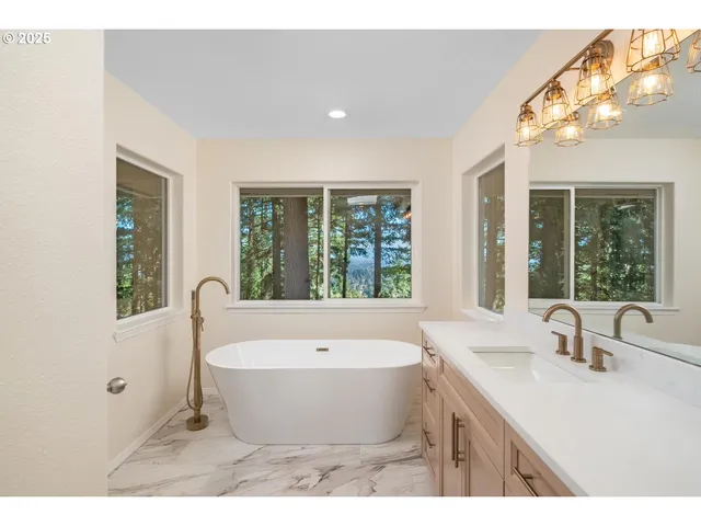 $775,000 | 3140 Northeast Rocky Butte Lane, Portland, OR 97220