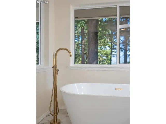 $775,000 | 3140 Northeast Rocky Butte Lane, Portland, OR 97220