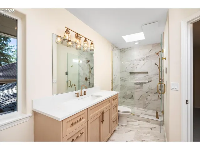 $775,000 | 3140 Northeast Rocky Butte Lane, Portland, OR 97220