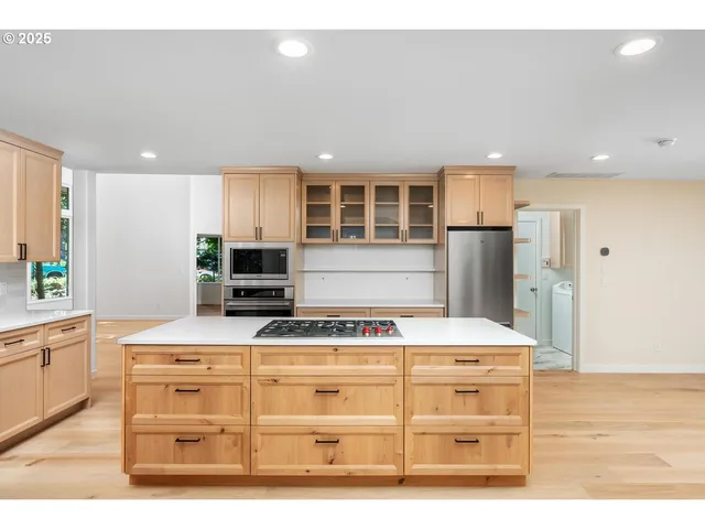 $775,000 | 3140 Northeast Rocky Butte Lane, Portland, OR 97220